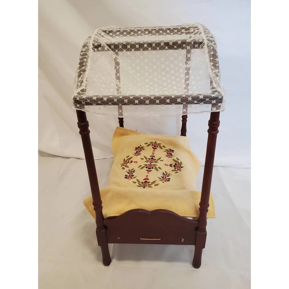 American girl caroline bed good condition